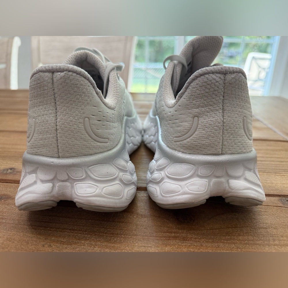 New Balance Women's Fresh Foam Shoes 8.5 Wide - Picture 12 of 15